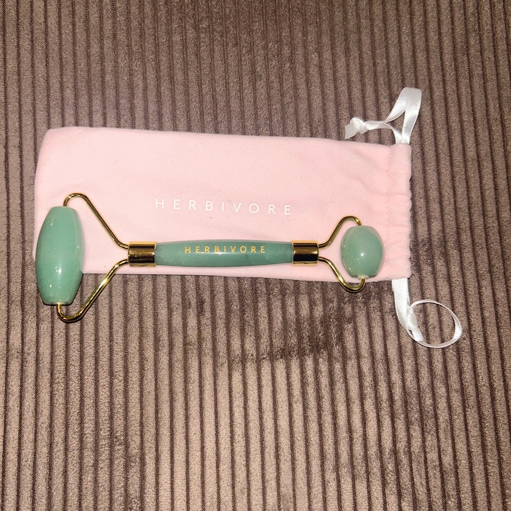 Herbivore Botanicals Jade Facial Roller